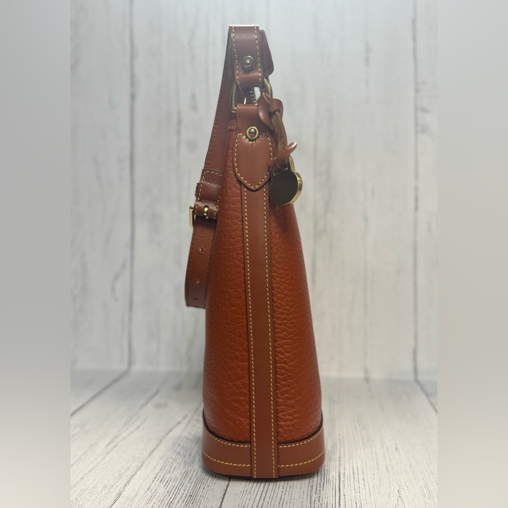 Vintage Dooney & Bourke 1980’s “British Tan”
 All Weather leather Small Hobo Bag - Picture 5 of 16
